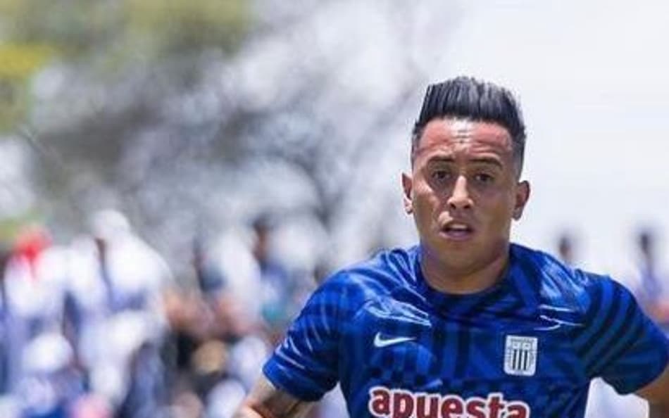 Cueva se envolve em polêmica e acaba punido pelo clube; entenda