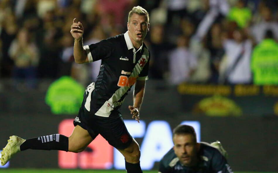 VÍDEO: Ex-atacante do Vasco, Maxi López elogia contratação de Ramon Díaz: ‘É o cara certo para o momento’