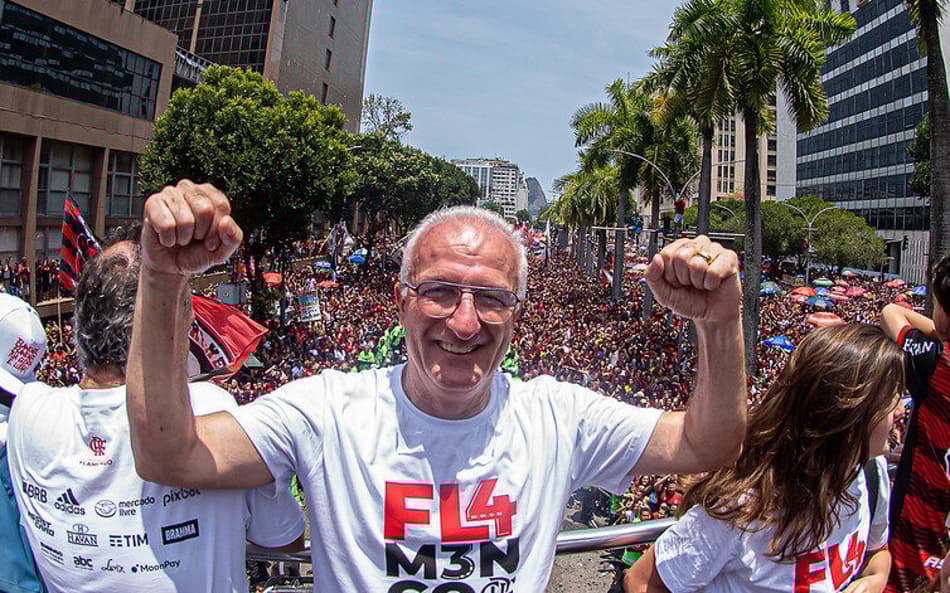 Ex-jogador relembra saída repentina de Dorival Júnior do Flamengo e revela: ‘Foi surpreendente para mim’