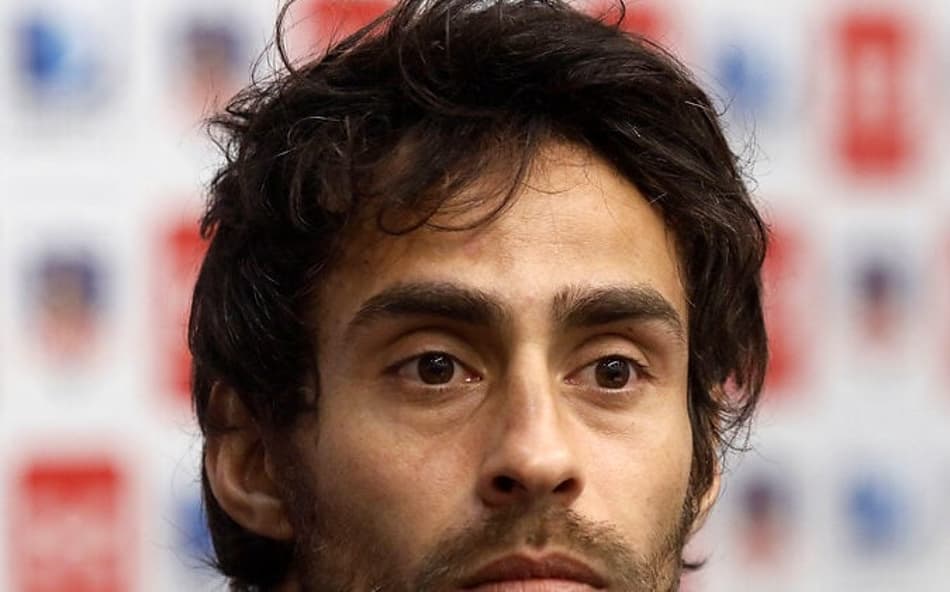 Por conta de lesões constantes, Valdivia pede a saída de jogador de equipe da América
