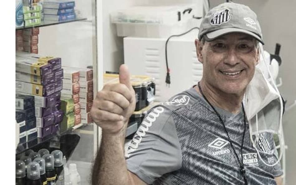 Ex-Santos, Ariel Holán pode voltar a trabalhar em breve