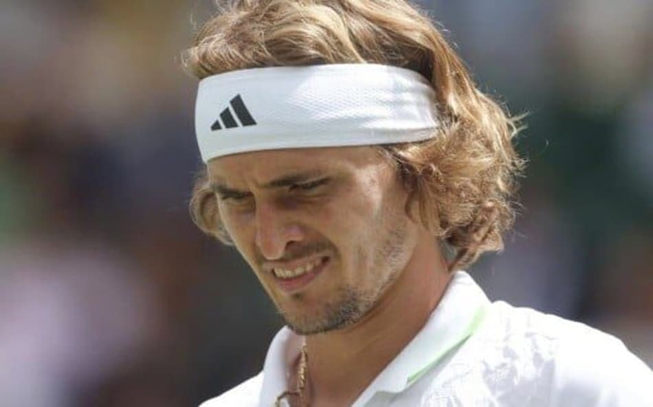 Zverev vai à 3ª rodada em Wimbledon e critica privilégios a Sinner