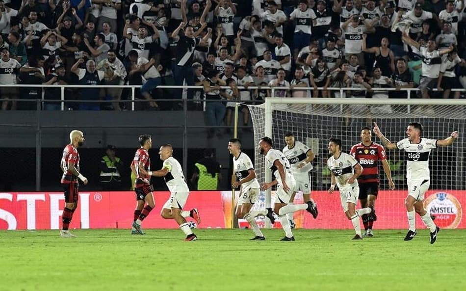 VÍDEO: melhores momentos da eliminação do Flamengo para o Olimpia pela Libertadores