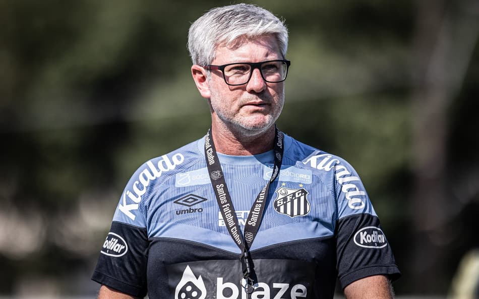 VÍDEO: Odair revela que presidente do Santos quis injetar dinheiro próprio para contratar reforços