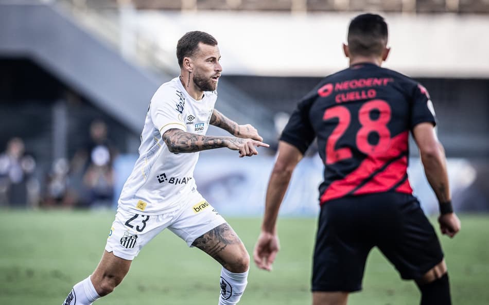VÍDEO: veja os melhores momentos do empate do Santos com o Athletico pelo Brasileirão