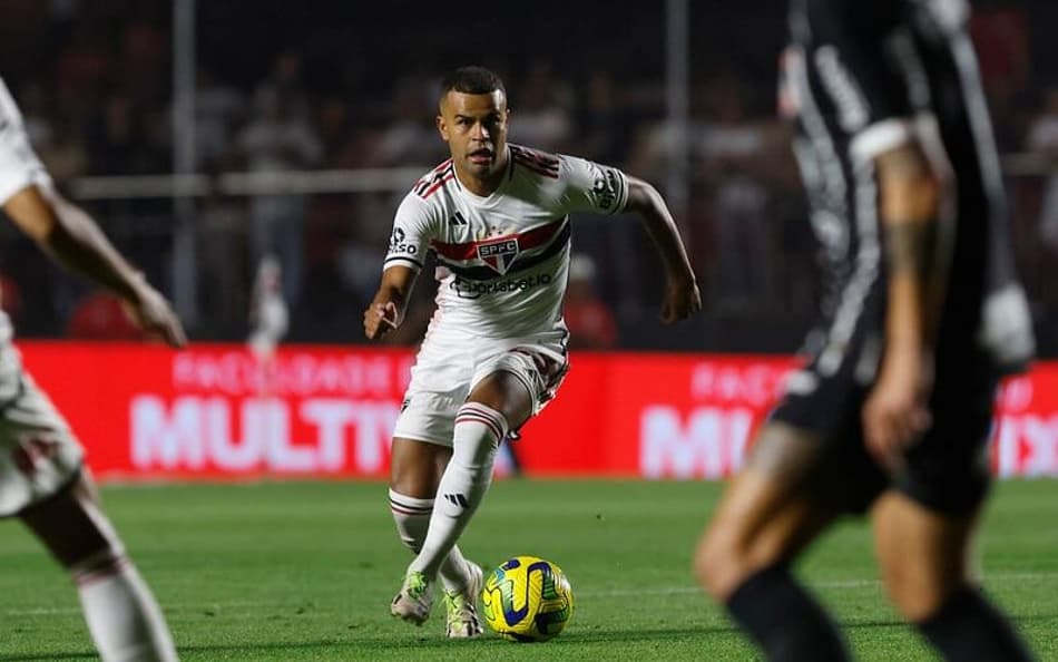 Antes criticado, Alisson destaca ajuda de psicóloga para se reerguer no São Paulo