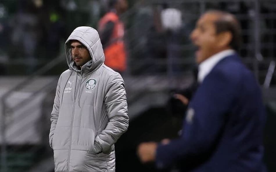 Abel Ferreira fala em entrevista coletiva, após vitória do Palmeiras no Brasileirão