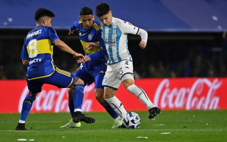Libertadores: Em clássico argentino, Boca Juniors tenta, mas empata com Racing