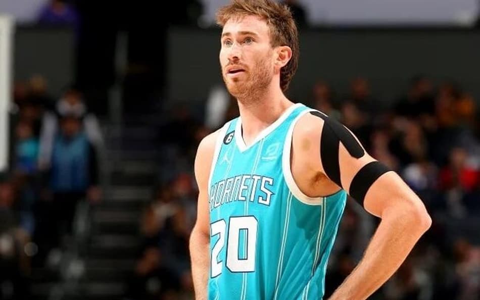 Hornets deve envolver Gordon Hayward em troca