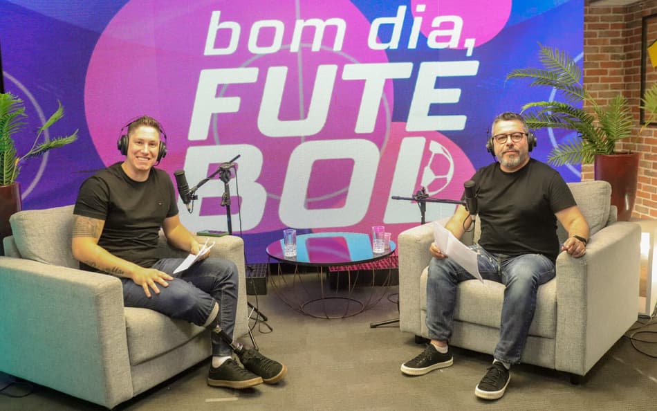 Ex-Globo lança podcast com Jakson Follmann em canal de Denílson