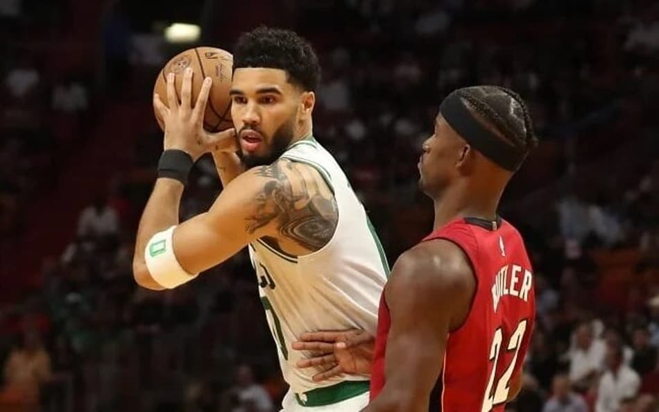 Jayson Tatum e Jaylen Brown quase foram trocados por Jimmy Butler, revela dirigente
