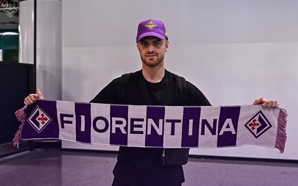 Ao ‘estilo viking’, Fiorentina apresenta Lucas Beltrán como reforço