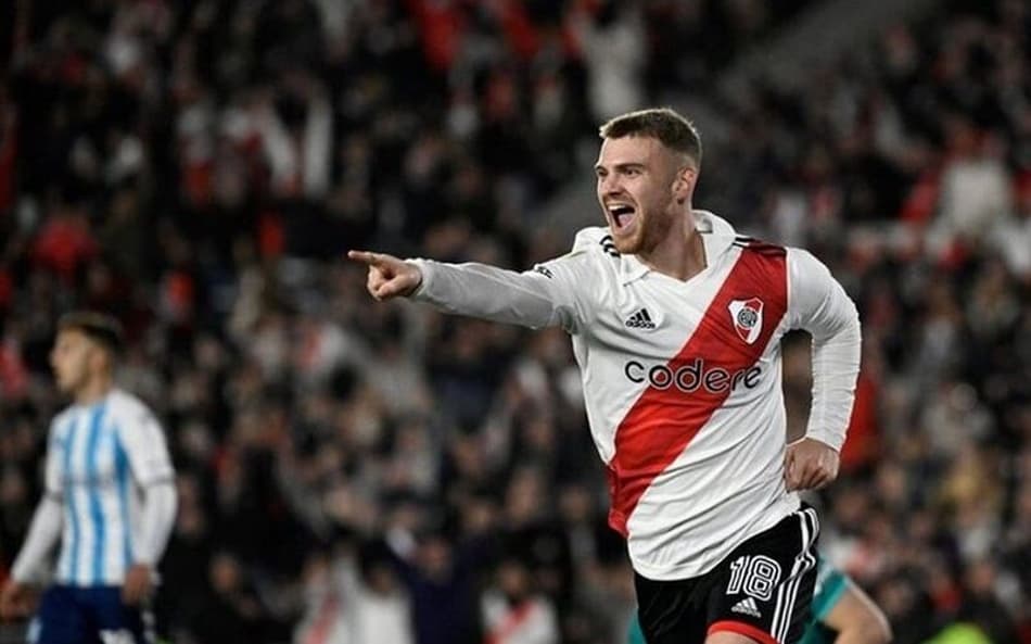 Eliminado da Libertadores, River Plate vende atacante por fortuna