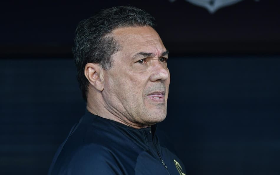 Indireta a Luxemburgo? Vice de clube da Série A rebate declaração sobre técnicos estrangeiros