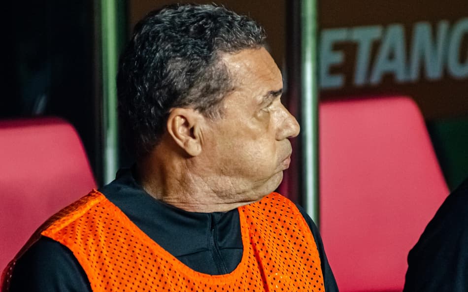 Luxemburgo reconhece superioridade do São Paulo sobre o Corinthians: ‘Jogar só um tempo de uma decisão é muito pouco’