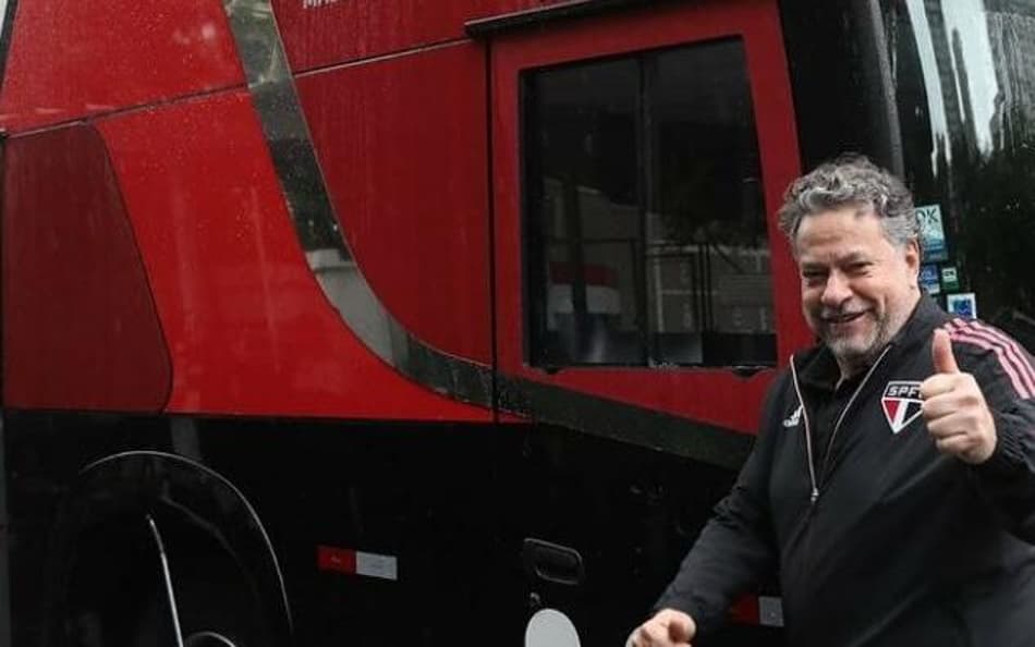 Casares exalta legado esportivo do São Paulo e diz se pretende vender jogadores