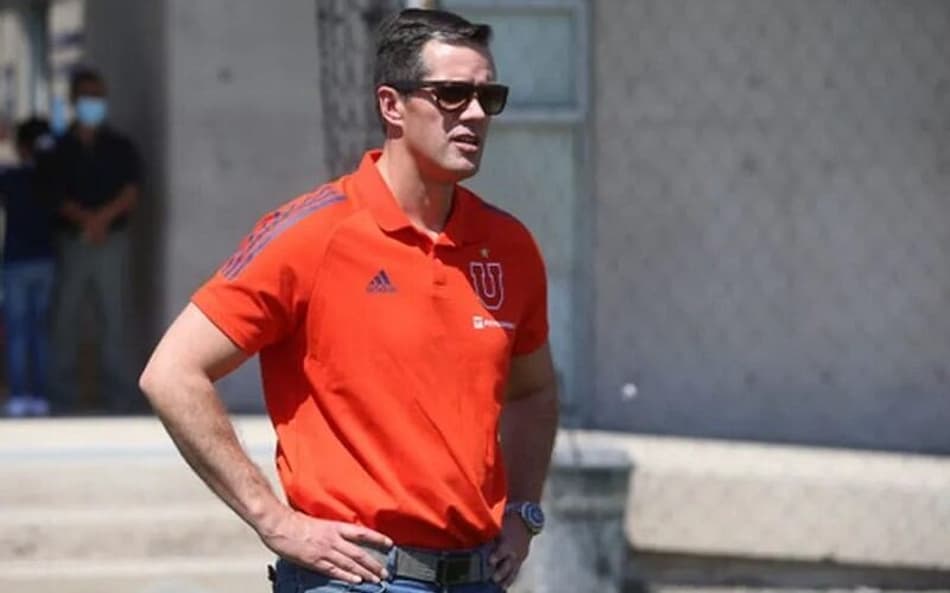 Jornalista não poupa críticas a presidente da Universidad de Chile