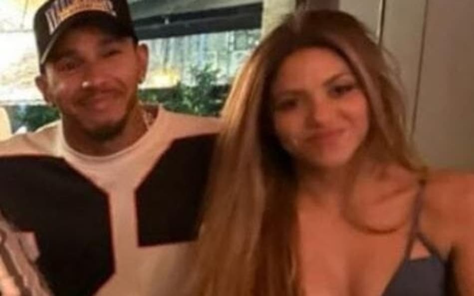 'Mais que amigos': fonte revela status de Shakira e Lewis Hamilton