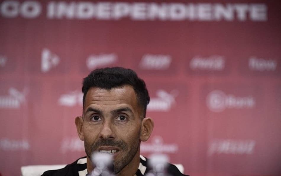 Tevez faz pedidos ao chegar no Independiente; confira