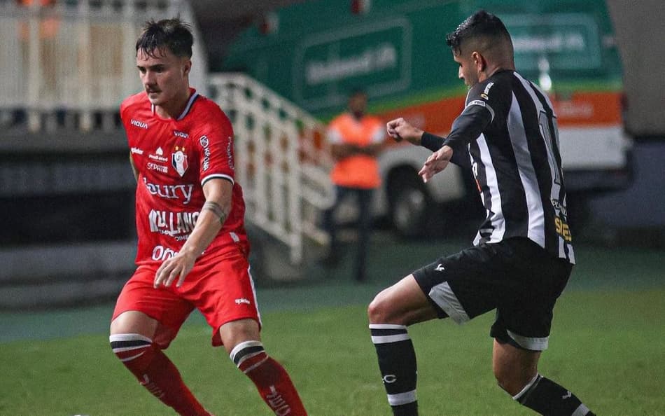 Caio vibra com chance no profissional e avalia Copa SC: “Oportunidade da vida”