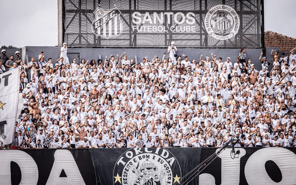 Santos anuncia treino aberto para torcida antes de confronto decisivo contra o Vasco