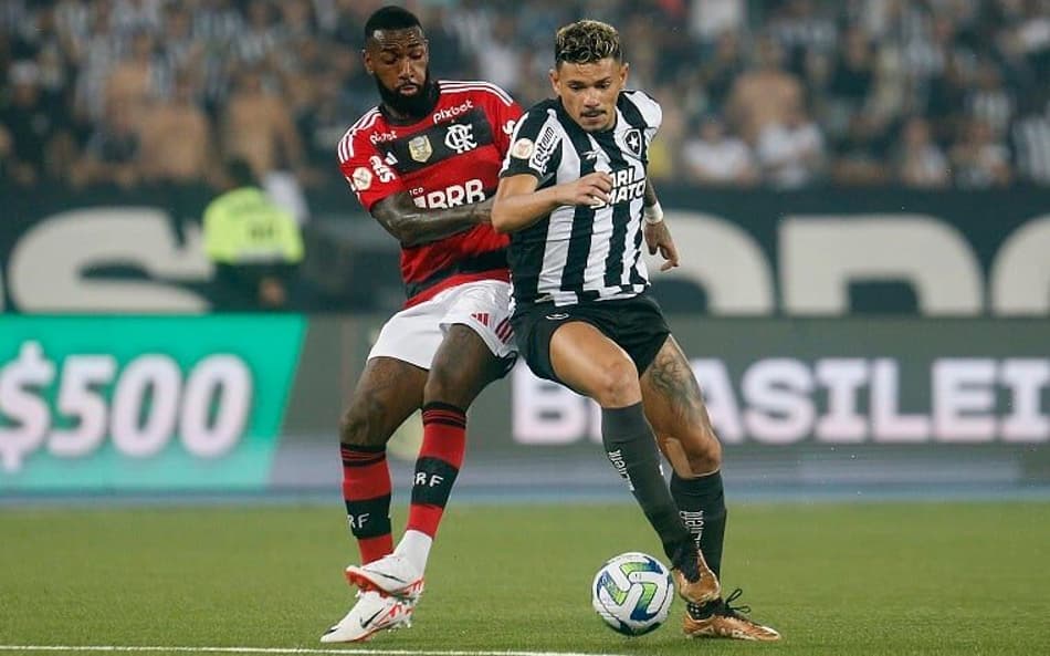 VÍDEO: melhores momentos da vitória do Flamengo sobre o Botafogo pelo Brasileirão