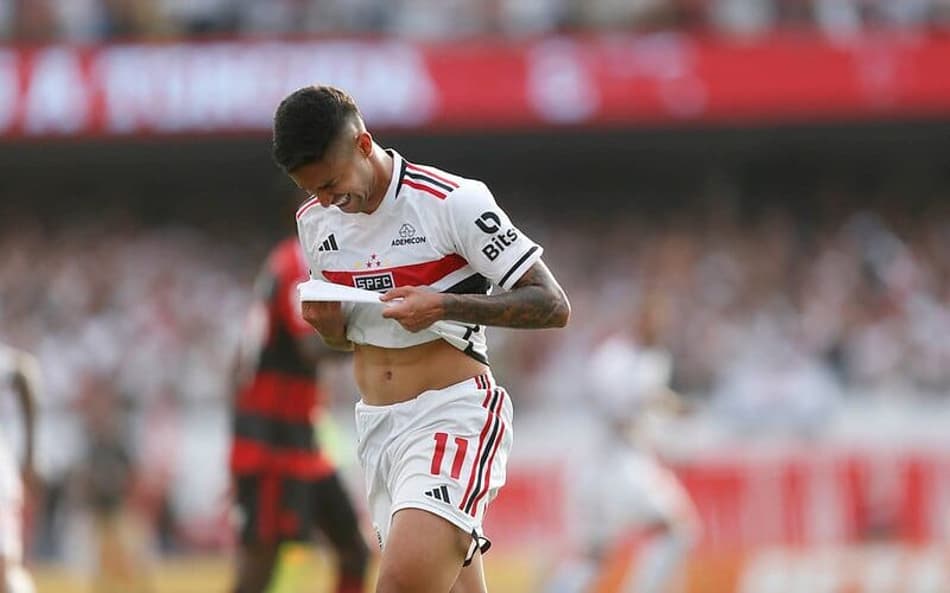 De vilão a herói no São Paulo, Nestor abre o jogo no dia do desabafo: ‘Só vou pensar em coisa boa’