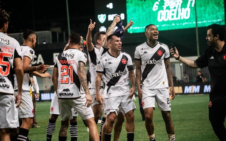 Confira as reações dos jogadores do Vasco após tirarem o clube da zona de rebaixamento