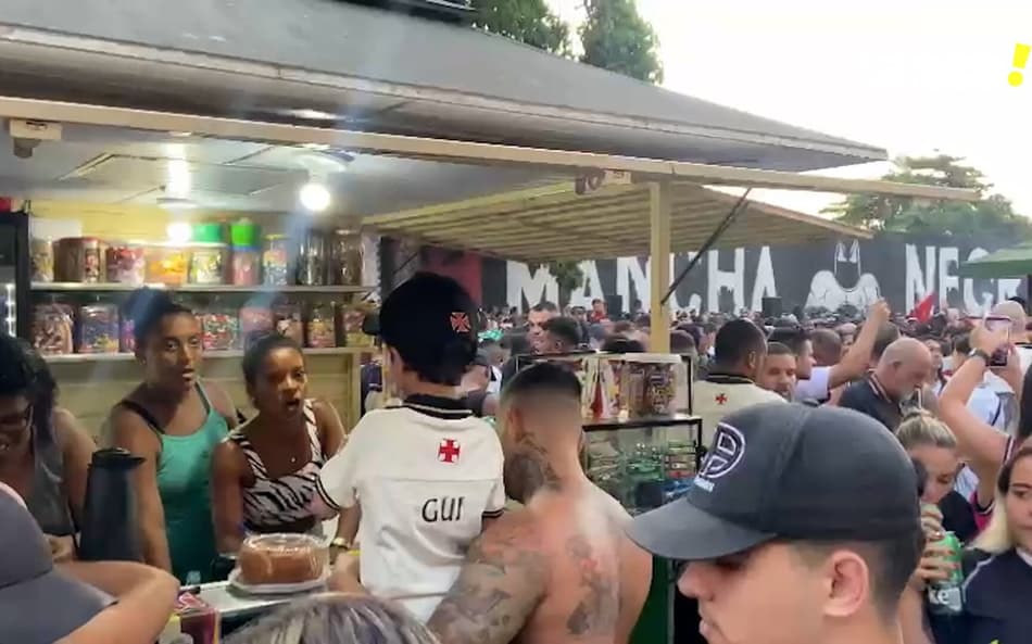 VÍDEO: Comerciantes da Barreira do Vasco festejam volta de público em São Januário