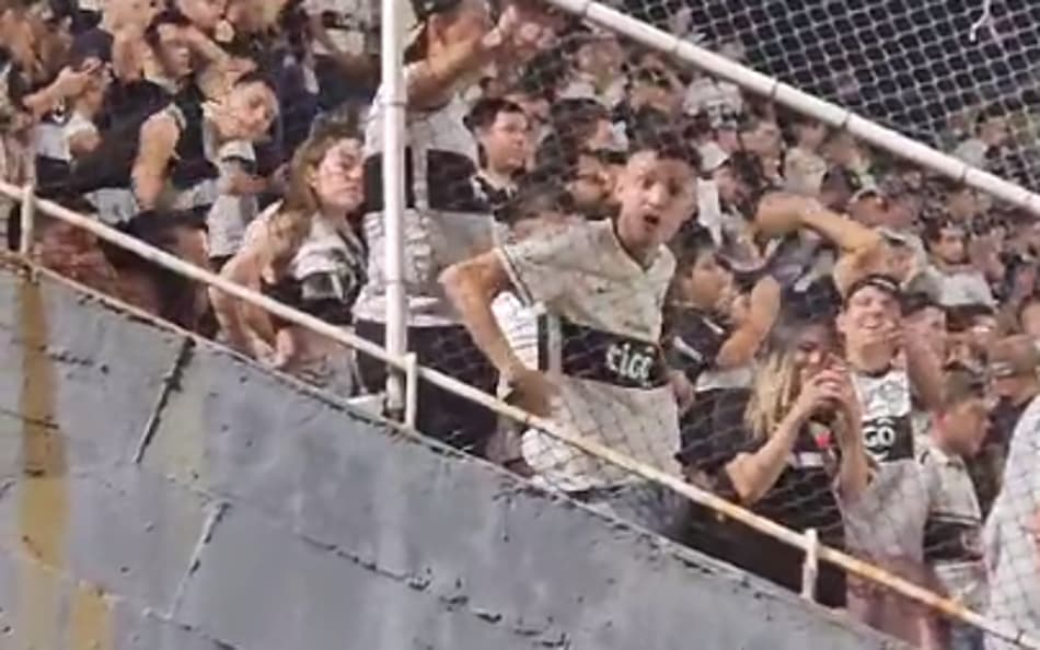 Vídeo mostra torcedor do Olímpia direcionando gestos racistas à torcida do Fluminense; assista