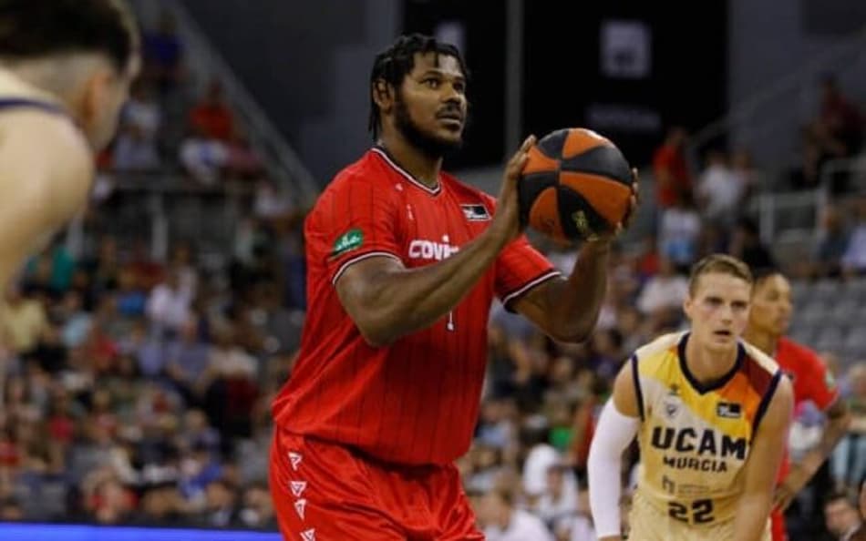 Cristiano Felício é destaque na abertura da ACB, mas Murcia vence após prorrogações