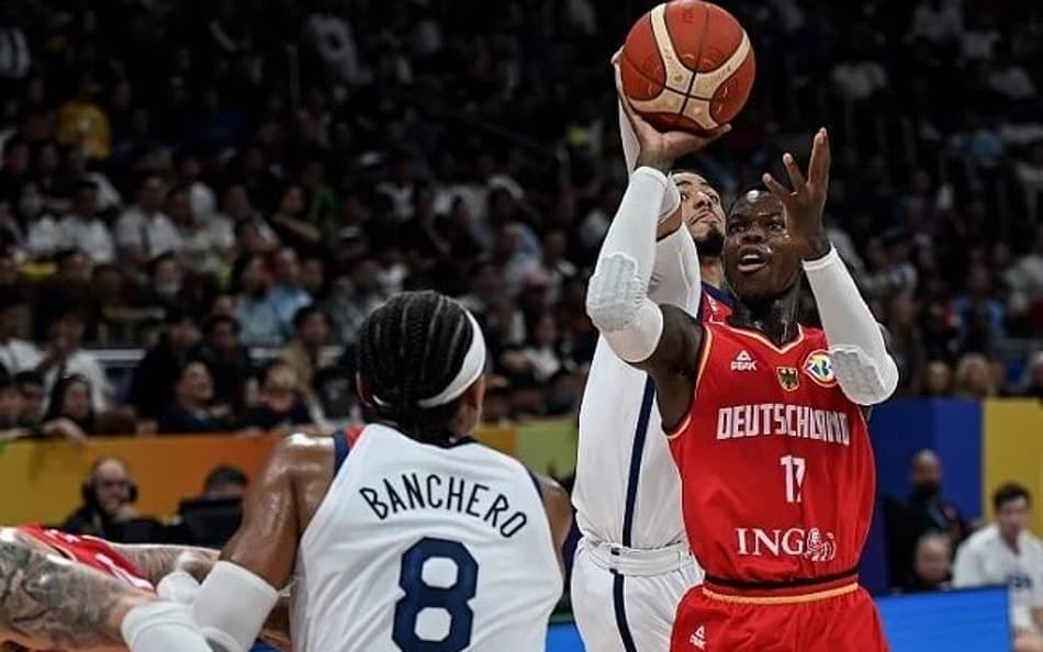Alemanha sofre no fim, mas vence os EUA vai à final da Copa do Mundo com a Sérvia
