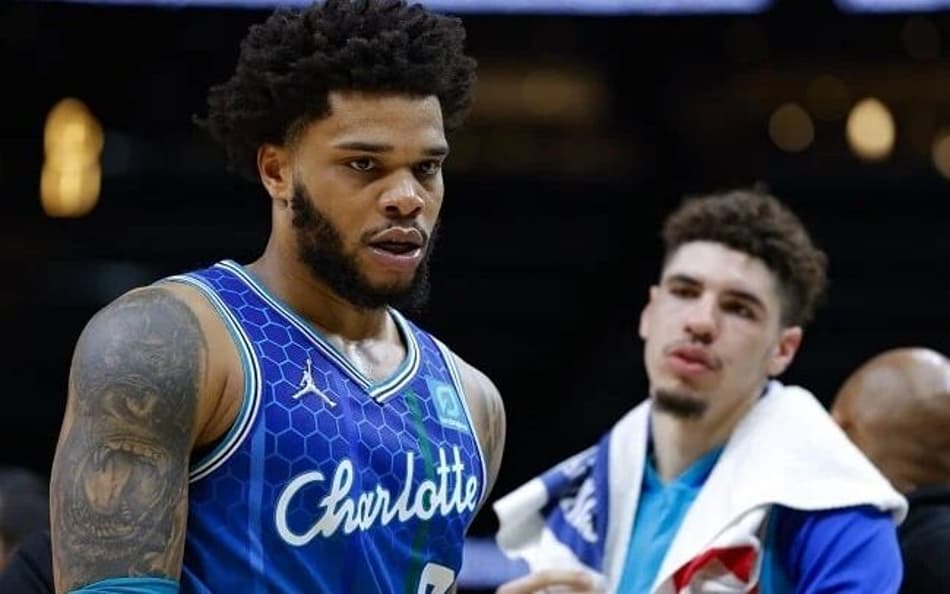 Austin Rivers chama jogadores do Hornets de “problemáticos” e causa revolta