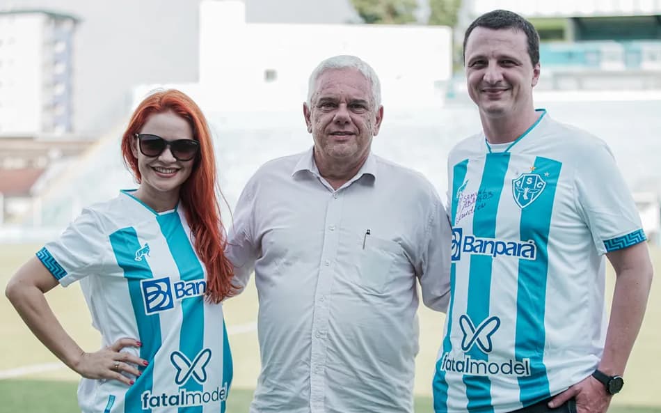 Paysandu anuncia novo patrocínio: site de acompanhantes vai estampar frente da camisa