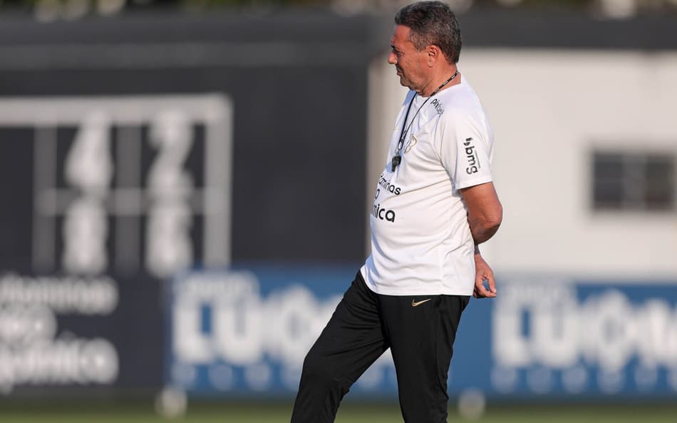 Escalação do Corinthians: Luxemburgo deve usar titulares, mas não descarta rodízio contra o Botafogo