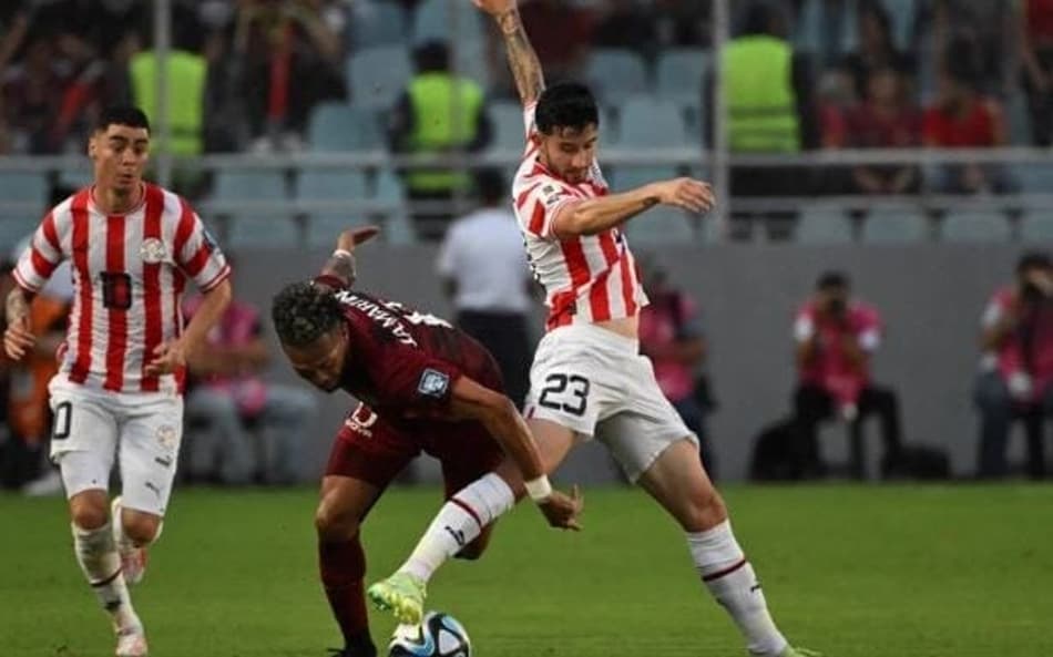 Eliminatórias: Com gol nos acréscimos, Venezuela derrota o Paraguai