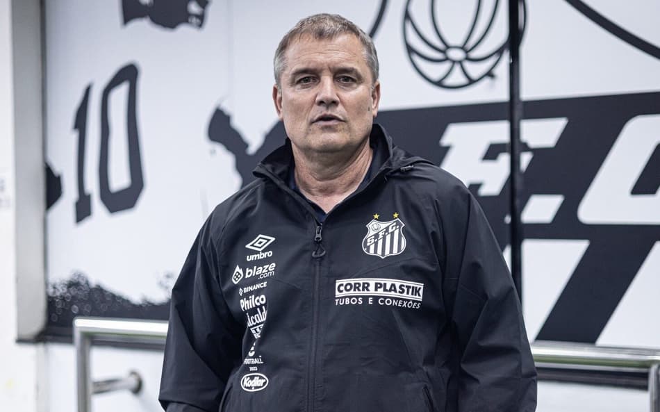 AO VIVO! Diego Aguirre concede coletiva após derrota do Santos para o Cruzeiro; assista