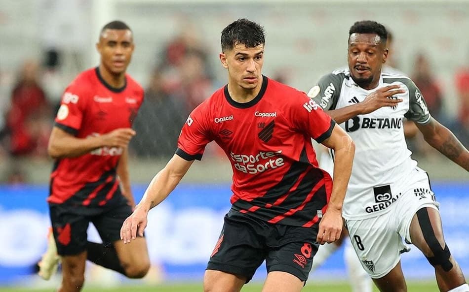 Brasileirão: em jogo equilibrado, Athletico-PR empata com Atlético-MG