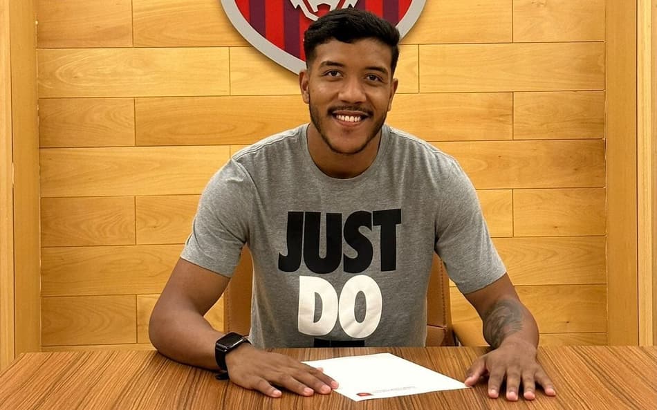 Joia da equipe do atacante Richarlison é negociada com o futebol dos Emirados Árabes