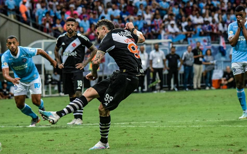 Vasco empata com o Bahia pelo Brasileirão em estreia de Payet; veja o resultado