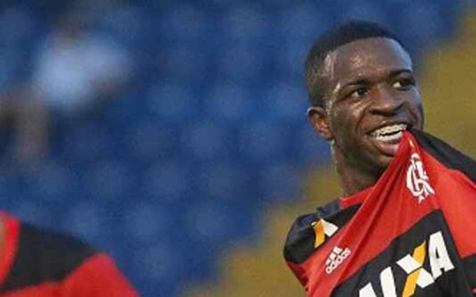 Clubes do Brasil que mais ganharam com vendas em dez anos