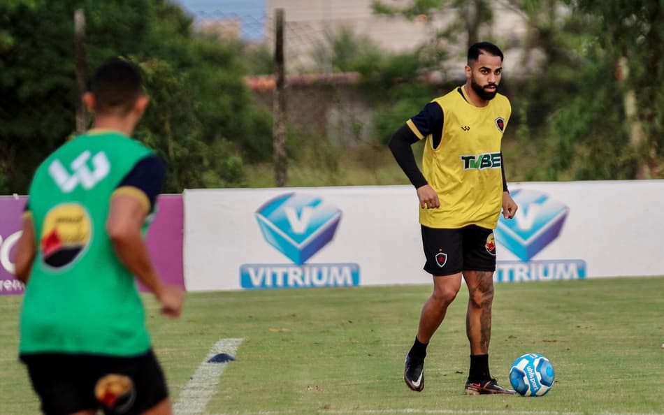 Com mais de 30 mil torcedores confirmados no Mangueirão, volante do Botafogo-PB quer jogar pressão para o Paysandu