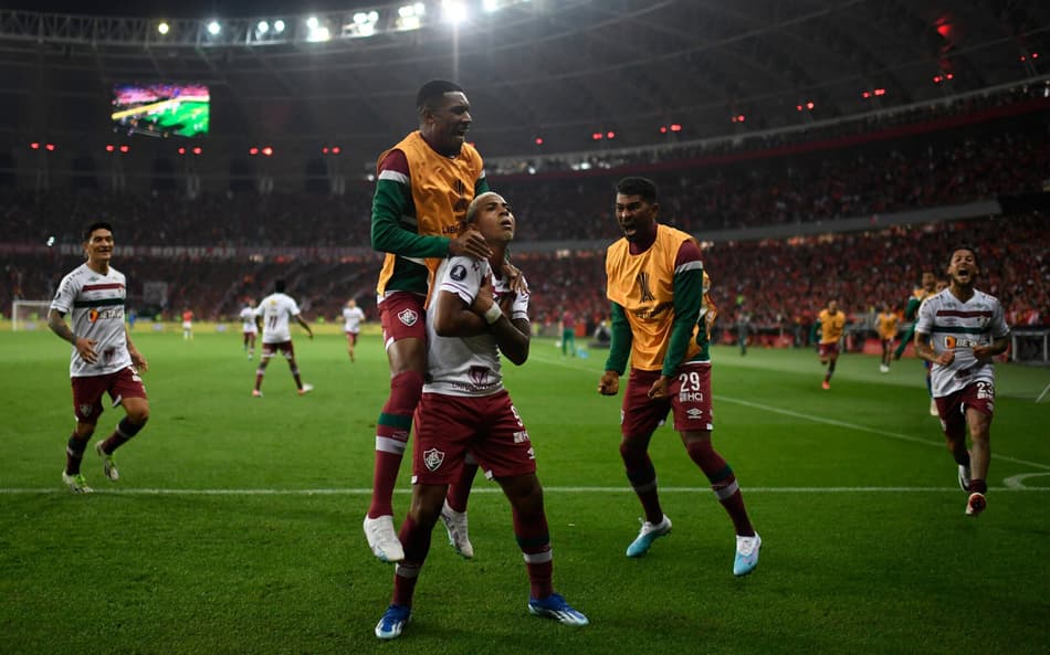 Narrador vibra com classificação do Fluminense à final da Libertadores: ‘Dos jogos mais épicos da história’