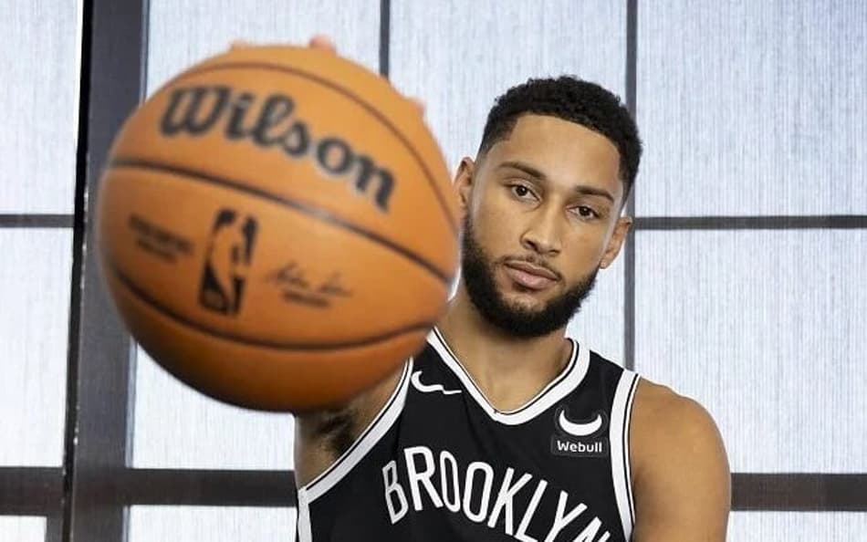 Ben Simmons ressurge em vídeo e acerta dez lances livres seguidos