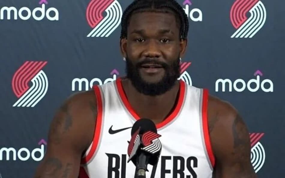 Deandre Ayton se apresenta ao Blazers: “meu nome é DominAyton”