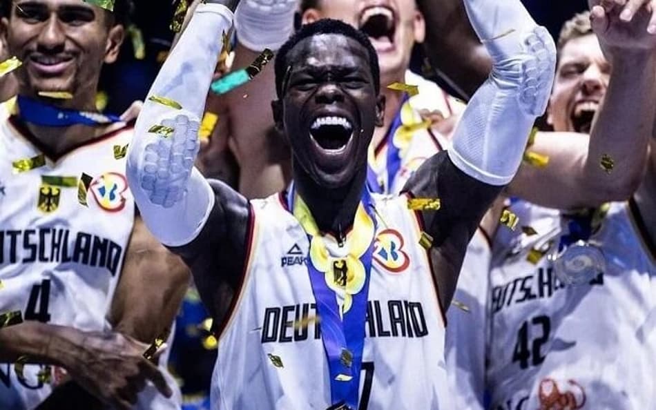 Sem querer, Dennis Schroder vaza novo uniforme do Raptors
