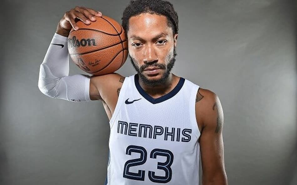 “Não estou aqui para ser babá de Ja Morant”, dispara Derrick Rose