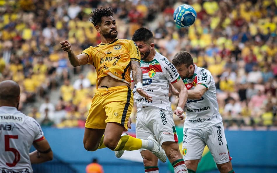Em jogo marcado por chances perdidas, Amazonas e Brusque empatam no primeiro jogo da final da Série C