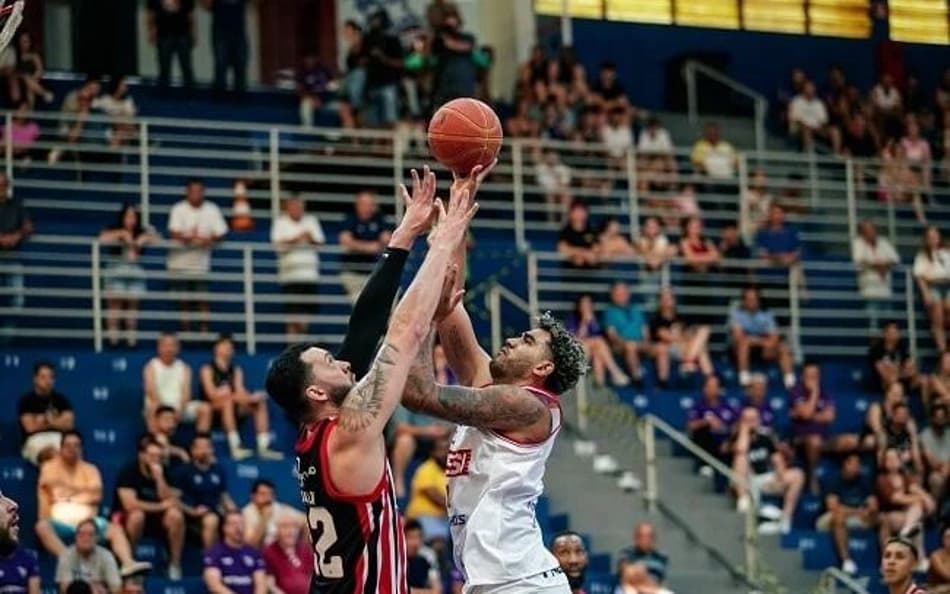 Em reedição da última final, Franca Basquete bate São Paulo no Pedrocão