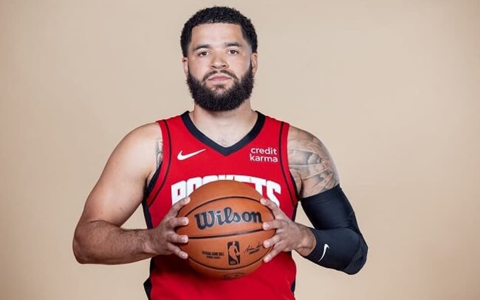 Técnico do Rockets preferiu Fred VanVleet a James Harden